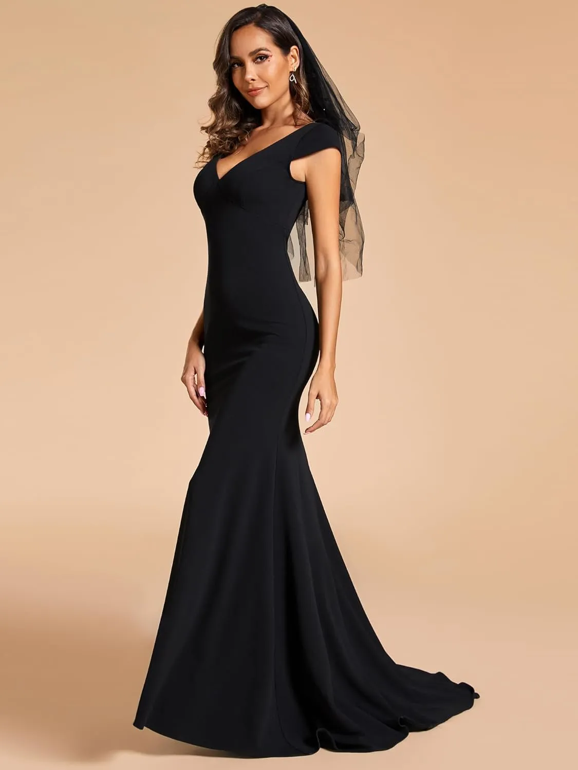 Ever-Pretty Women's Sleeveless V-Neck Open Back Lace Simple Mermaid Sweep Train Wedding Dress 0171A